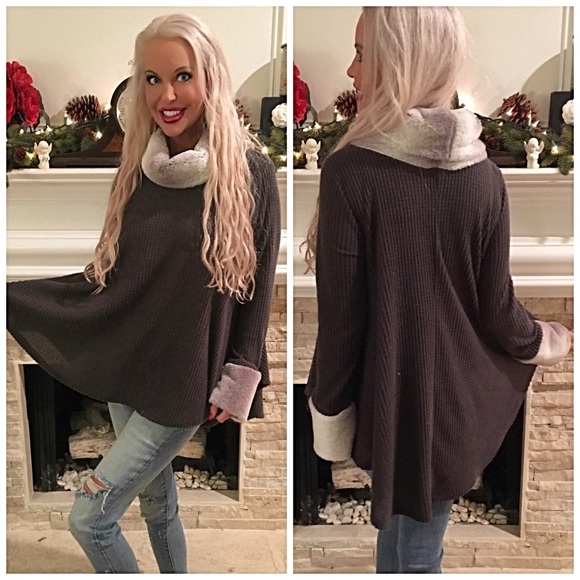 🛍LAST 1! 💕Waffle Knit Faux Fur Detail Tunic - Picture 3 of 7